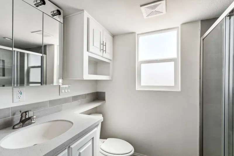 Desert vista apdv207-l bathroom home features