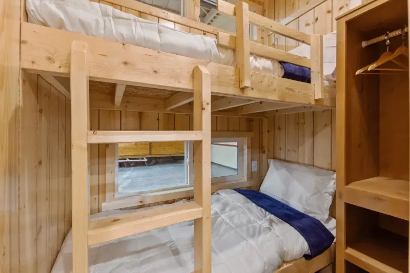 Apsn4110l w/ bunk room bedroom home features