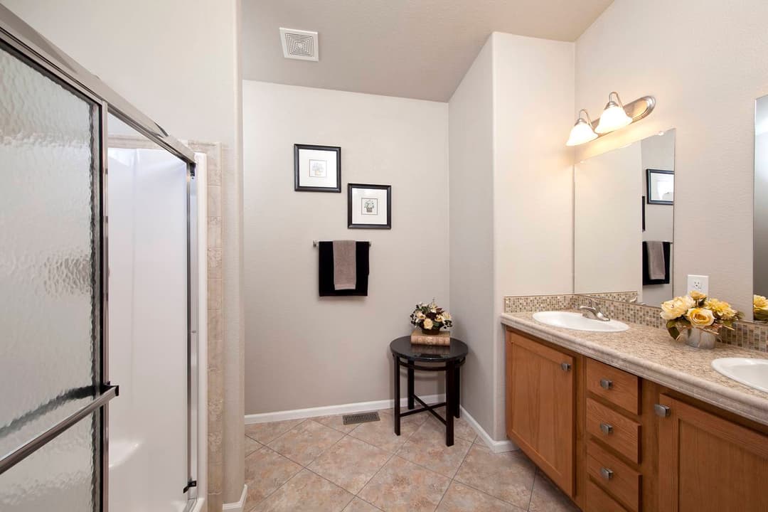 American freedom 2844 bathroom home features