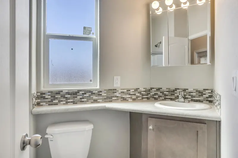 Desert vista apdv102 bathroom home features