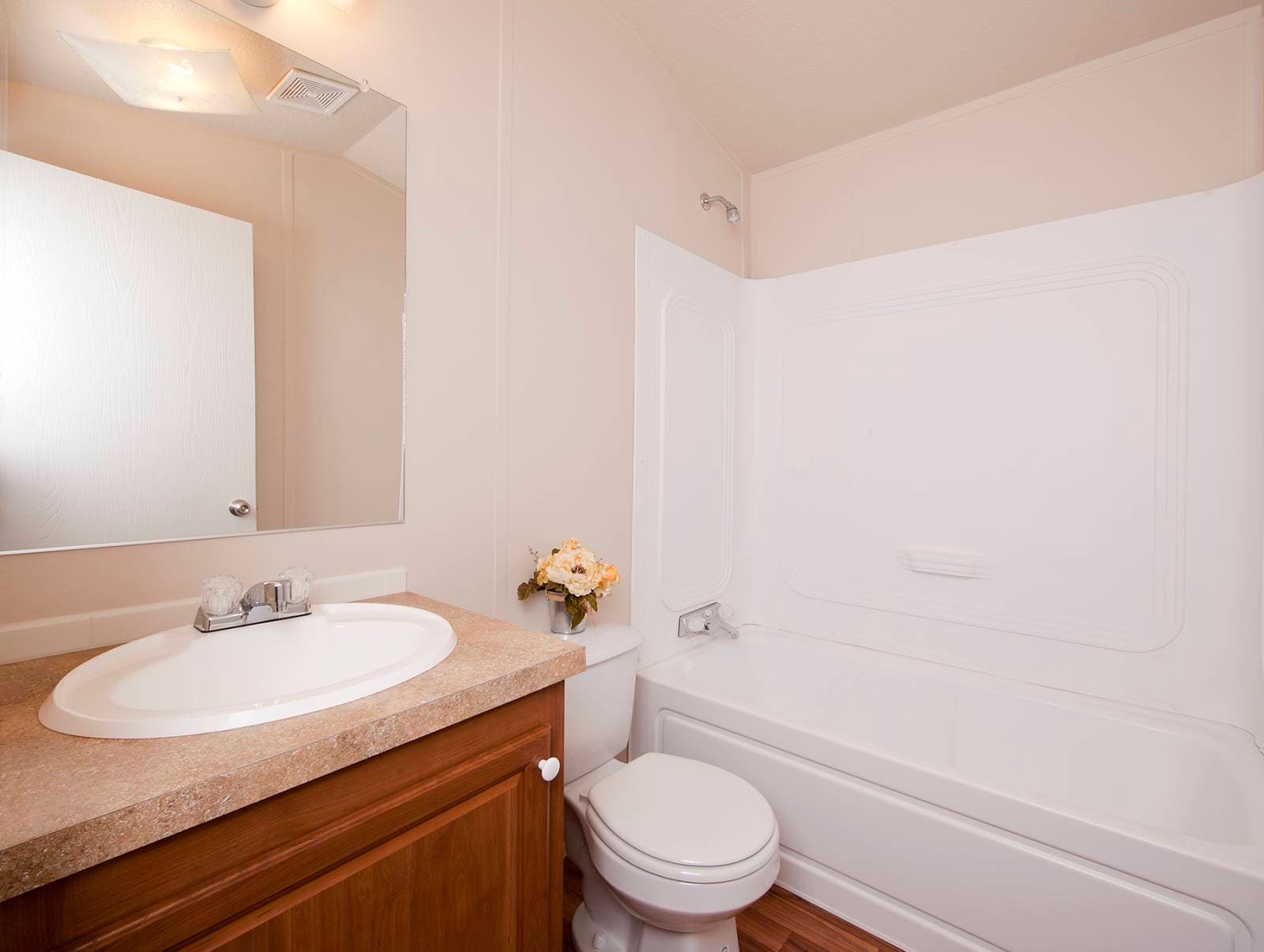 Sunrise 1448 bathroom home features