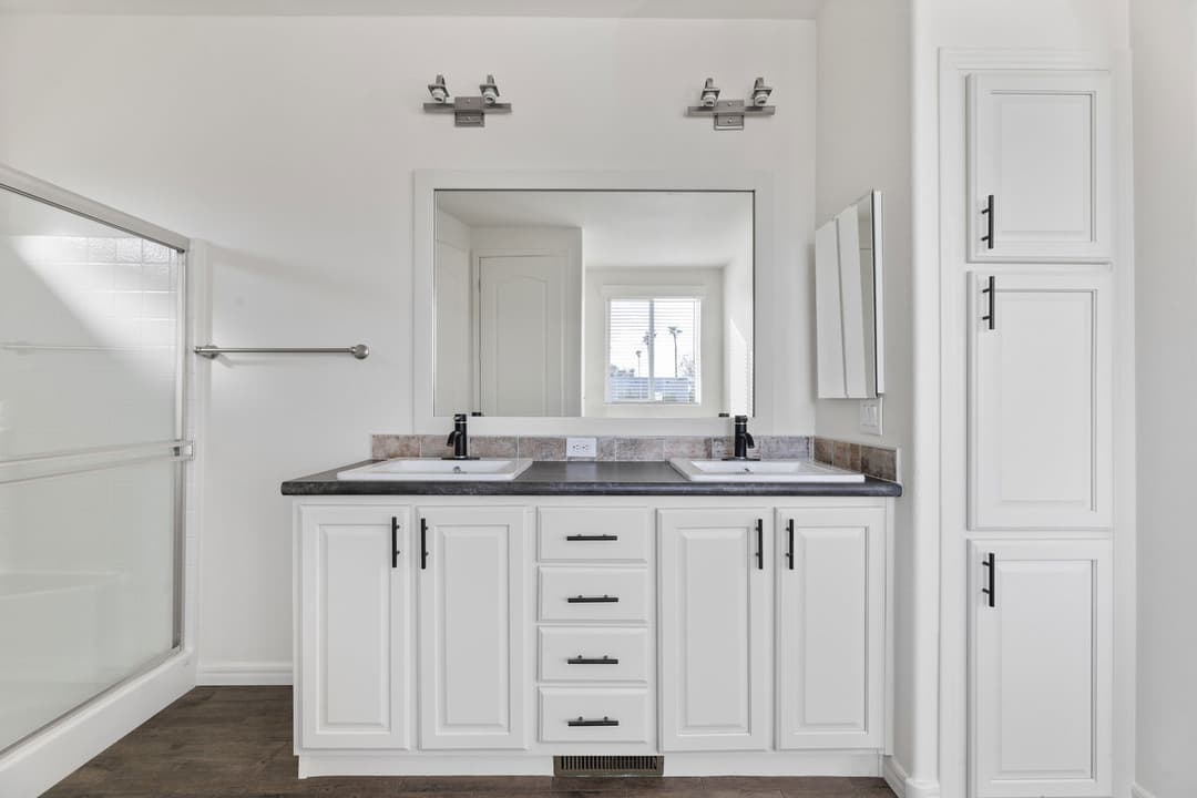 Pacifica  interior home features